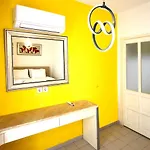 Готель Gold Twins Boutique 3*
