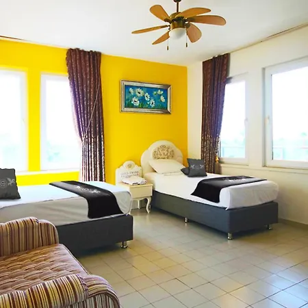 Ξενοδοχείο Gold Twins Boutique 3*