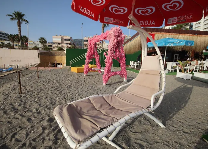 Готель Gold Twins Boutique 3*