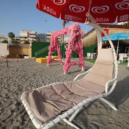 Отель Gold Twins Boutique 3*