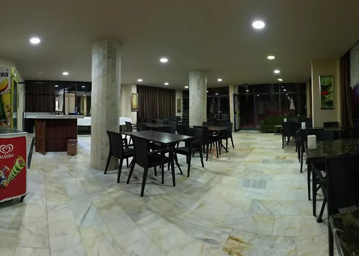 Отель Gold Twins Boutique 3*